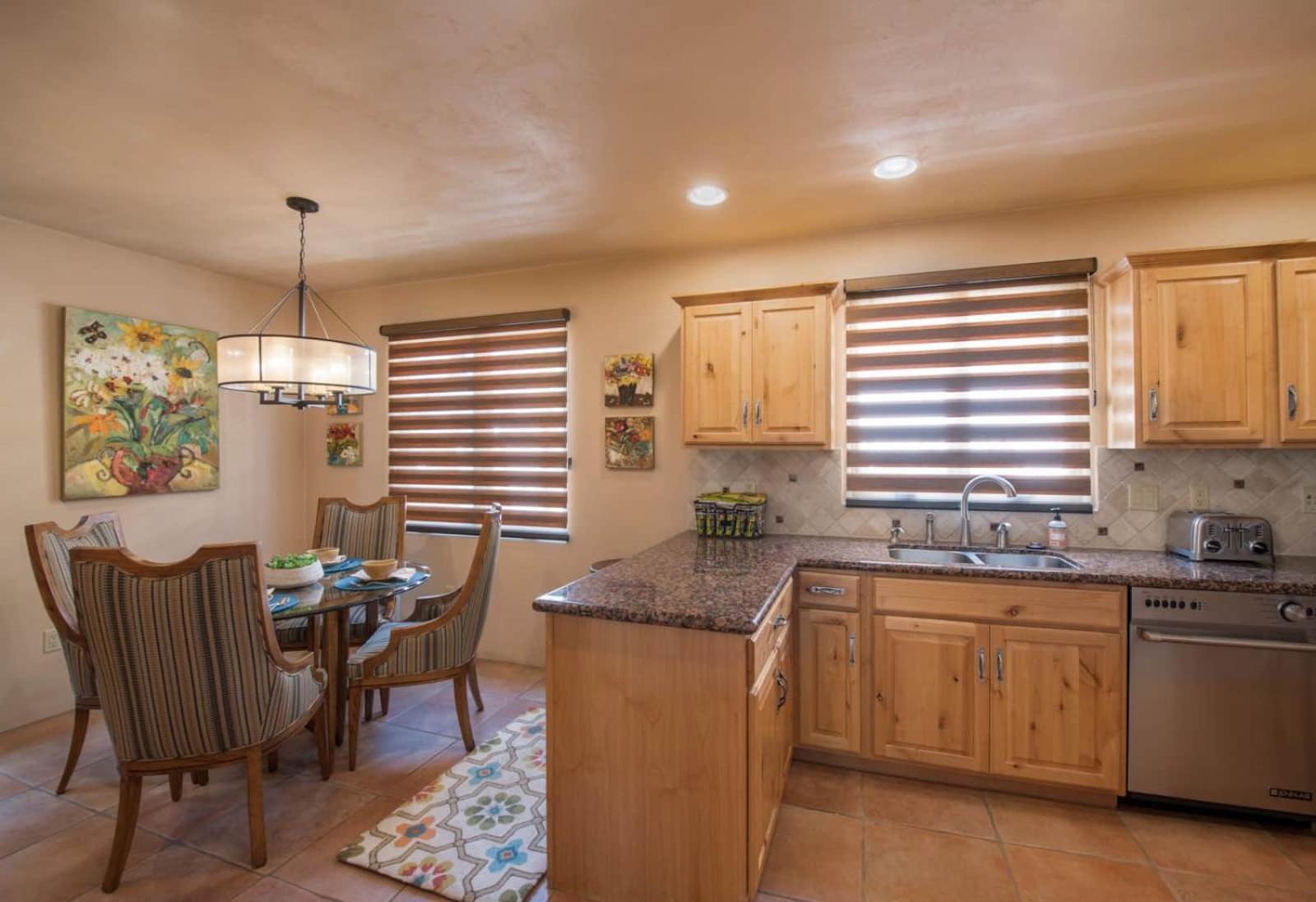 Downtown Corner Courtyard @ El Corazon De Holiday home *